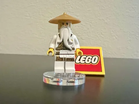 LEGO Ninjago 2015 Wu Sensei - Gold Trim (njo0180) Rare/Retired New!!!