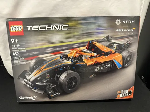 LEGO Technic : Neom Mclaren Formula E Race Car (42169)