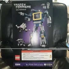 LEGO Icons: Transformers Soundwave Set 10358 1505 PCS New In Box Sealed