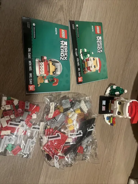 Lego 40274 Santa Claus And Mrs. Claus Complete