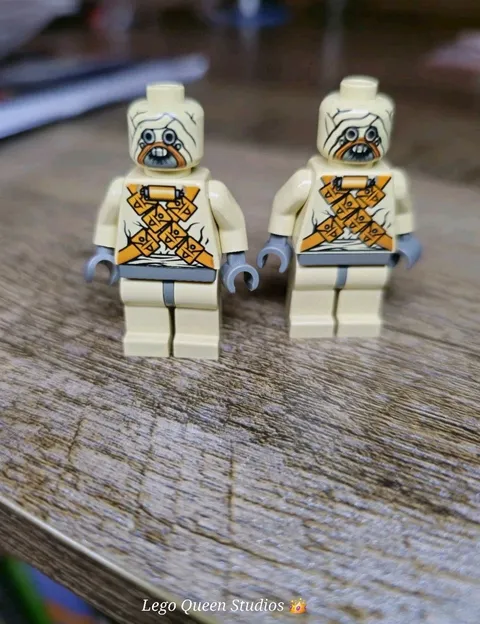 Lego Sw0052 Star Wars Tusken Raider Minifigures From Set 7113 