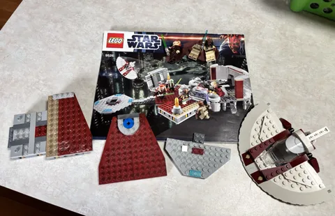LEGO Palpatine's Arrest (9526) Incomplete Parts Three Mini Figures Star Wars