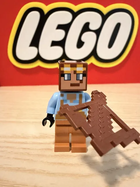 Lego Minecraft Armorsmith Minifigure With Accessory