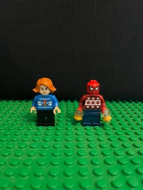 LEGO Minifigures - Spider-Man Holiday Sweater + Black Widow Holiday Sweater