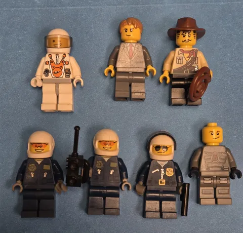 LEGO Minifigure Lot of 7 Assorted Characters with Accessories