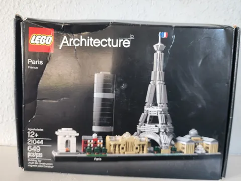 LEGO Architecture Paris Skyline 21044 Eiffel Tower NIB Damaged Box