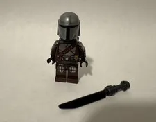 LEGO Star Wars Mandalorian Silver Beskar Armor Minifigure sw1258 w/ Darksaber