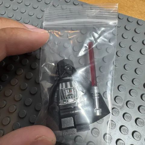 LEGO Star Wars Darth Vadar (White Pupils) Minifigure sw0277 NO CRACKS