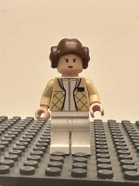 LEGO Star Wars Princess Leia Minifigure with Smooth Hair