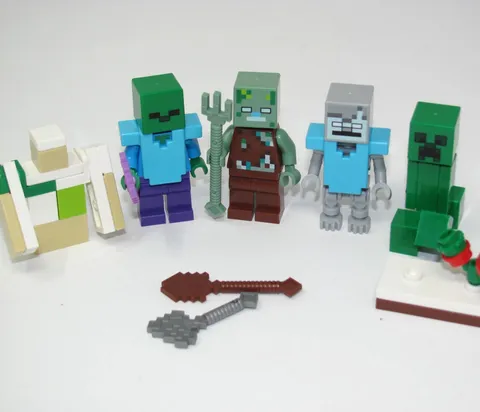 Lego Minecraft Minifigures 21280 Advent Calendar Drowned Zombie Creeper Stray