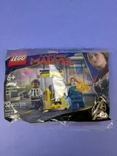LEGO Marvel Captain Marvel and Nick Fury 30453