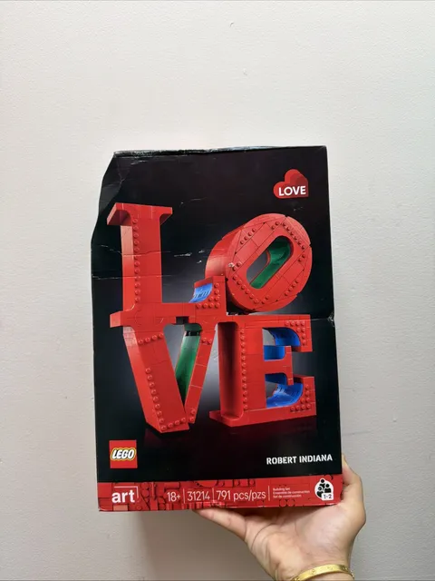 LEGO Art: Love (31214) Brand New Sealed US Ship Damaged Box