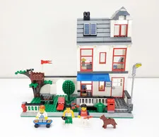 LEGO City 8403 - City House - 100% Complete - No Box / Manual - 2010