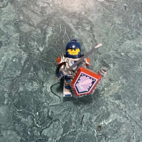 LEGO Nexo Knights Clay Moorington Dark Blue Helmet Minifigure NO VISOR