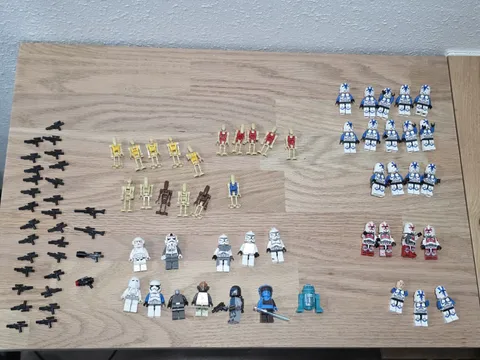 LEGO Star Wars Minifigure Log Of 49+ And 30+ Blasters