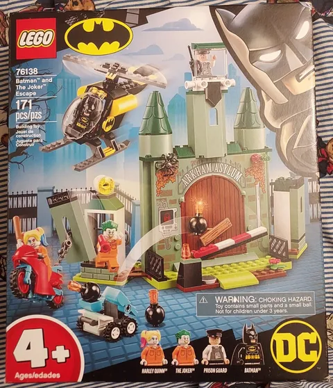100% LEGO DC Comics Batman and The Joker Escape 76138 Brand New Sealed 