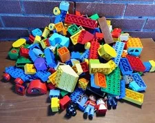 Lego Duplo SUPER Brick Sale - Lot of Over  100 - 3 Figures