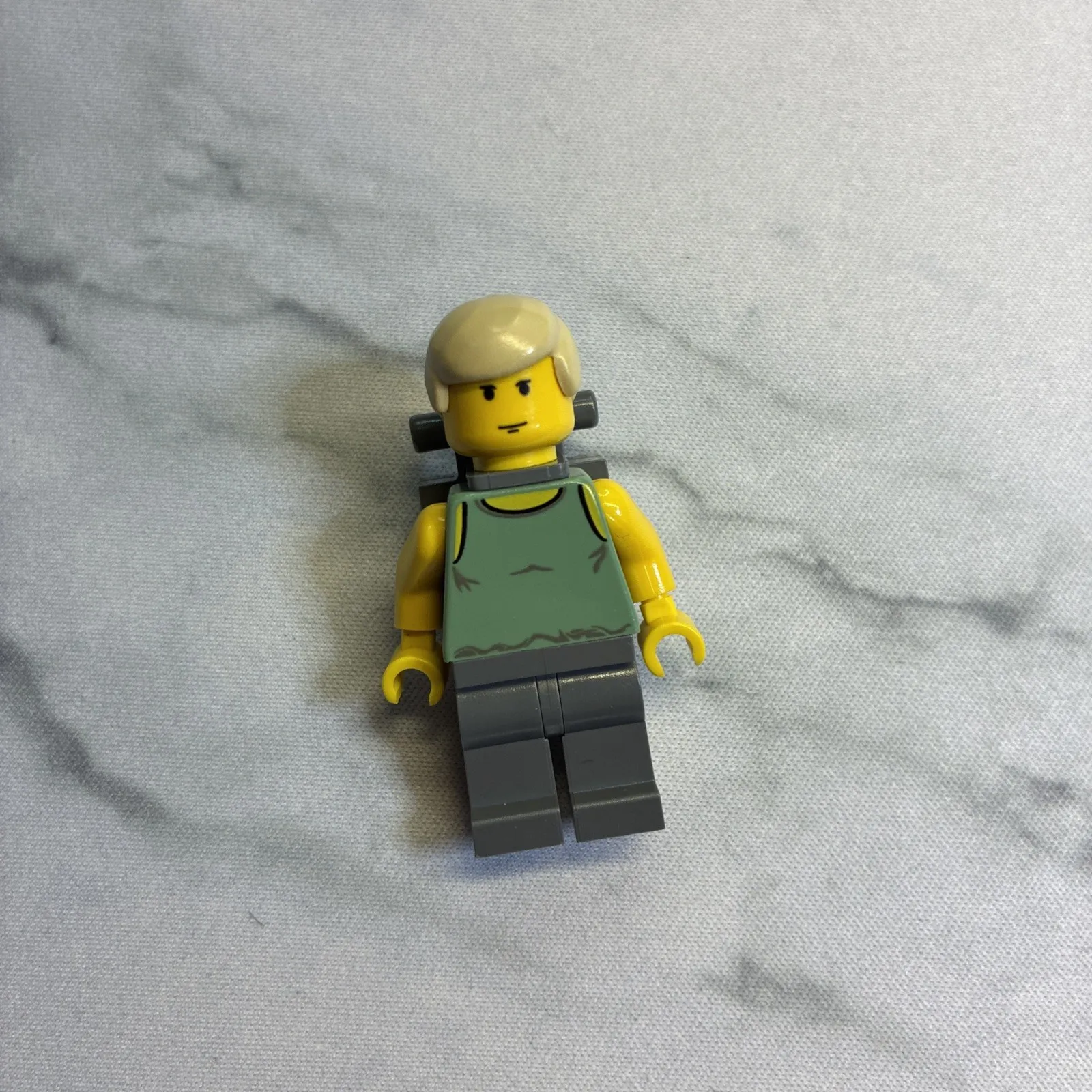 LEGO Star Wars Dagobah Luke Skywalker Minifigure sw0106 4502 Tank Top + Saber