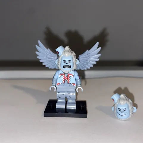 LEGO Flying Monkey Minifig 70917 Batman Movie - Bared Teeth fig and Closed Mouth