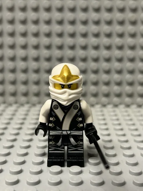 2013 Nice Cond. LEGO Ninjago "Zane - The Final Battle" minifigure (ID njo076).