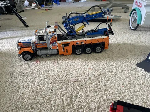 LEGO TECHNIC: 42128 Heavy-Duty Tow Truck -  Assembled
