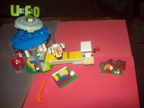 LEGO CREATOR # 31095 FAIRGROUND CAROUSEL