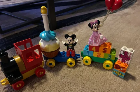 Lego Duplo Disney 10597 Birthday Parade Complete Mickey Minnie Mouse Train Cars