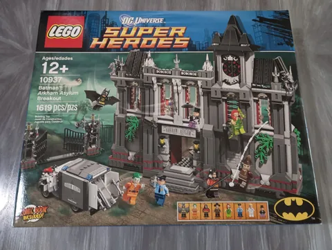 Lego DC Super Heroes #10937 Batman's Arkham Asylum Breakout    1619 pieces!