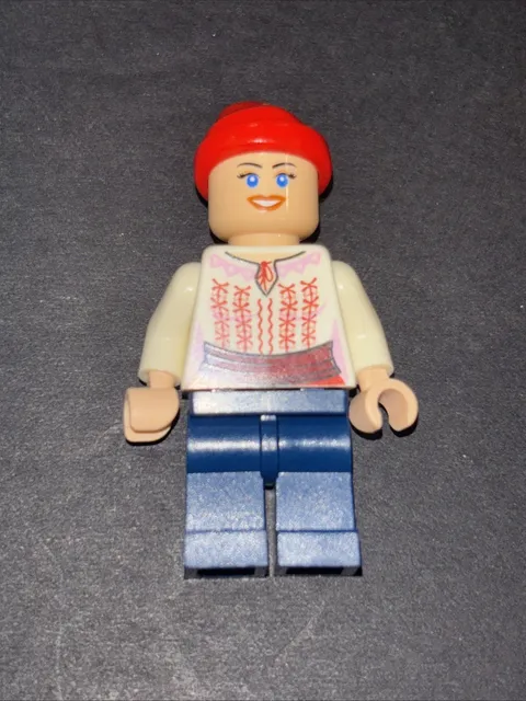 Lego Indiana Jones Marion Ravenwood 7195 Red and White Cairo Outfit Minifigure