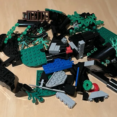 LEGO Forest Hideout 40567 Castle Forestman Incomplete No Minifigures