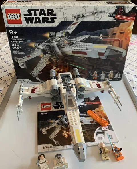 LEGO Star Wars: Luke Skywalker's X-Wing Fighter (75301)