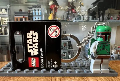 Retired 2006 LEGO 851659 Star Wars Boba Fett Minifigure Keychain Key Chain NWT