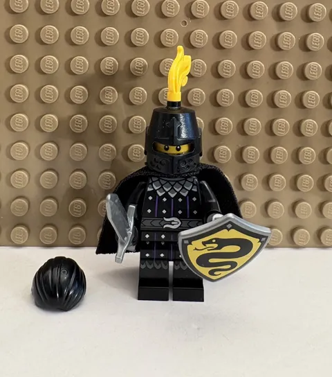 LEGO Serpent Knight Minifigure (cas593) - Castle - New w/ Helmet, Hair, and Cape