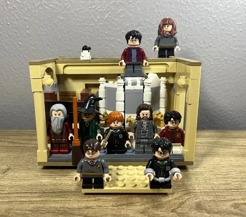 LEGO Harry Potter: Hogwarts: Polyjuice Potion Mistake w/9 Lego Figures - EX