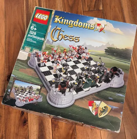 LEGO Kingdoms Chess 853373 Knights INCOMPLETE