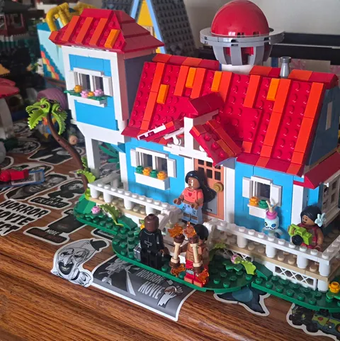 LEGO Disney Lilo And Stitch House Complete Set