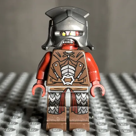 Lego Lord Of The Rings LOTR Uruk Hai LOR007 9474 9471 Helmet - 2K