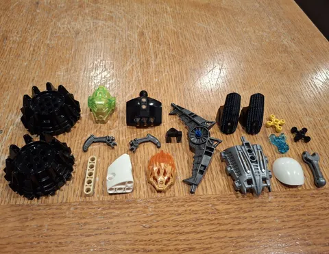 LEGO BIONICLE / Hero Factory Bulk Lot Mixed Parts Pieces & Accessories Plastic