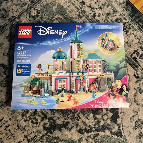 LEGO® Disney Princess™ Princess Castle & Royal Pets 43267 5 Mini dolls and pets