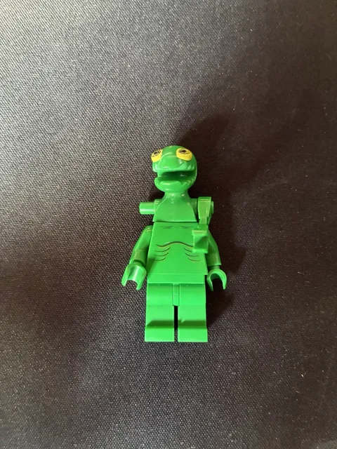 LEGO Frenzy & Officer Minifigure 5971 Space Police III 3 sp091 Alien Retired