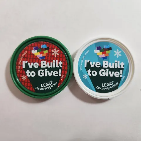 Legoland Built To Give Lego Discovery Pop Badge - Set of 2 - White Green NEW
