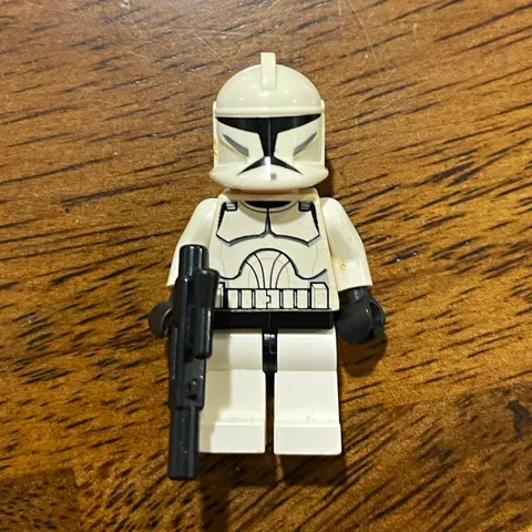 Original phase 1 LEGO Star Wars Clone Trooper Minifigure White Armor w/ blaster