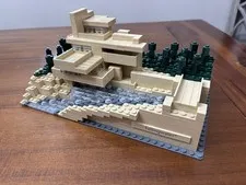LEGO ARCHITECTURE: Fallingwater (21005) - Frank Lloyd Wright (2009)