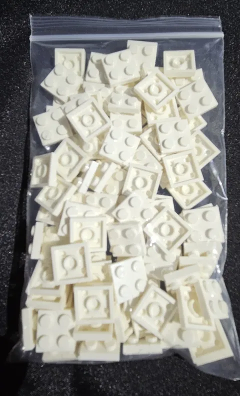 LEGO White 2x2 Plates Lot of 200 Part 3022 Bulk 2 Bags Total MOC Brand New Pack