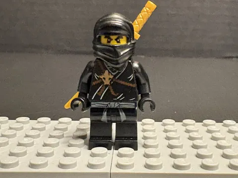LEGO Ninjago Minifigure Cole Golden Weapons njo0006 