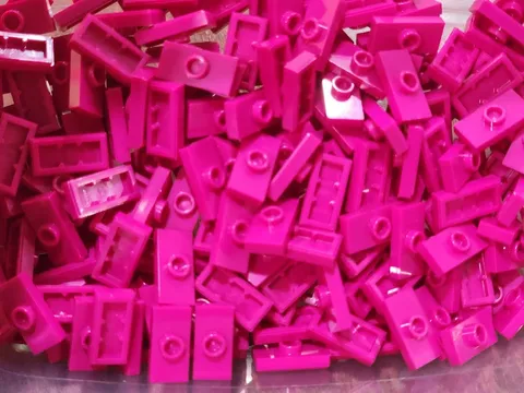 Lego 15573 Magenta Qty 193 NEW Plate, Modified 1 x 2 with 1 Studwith Groove