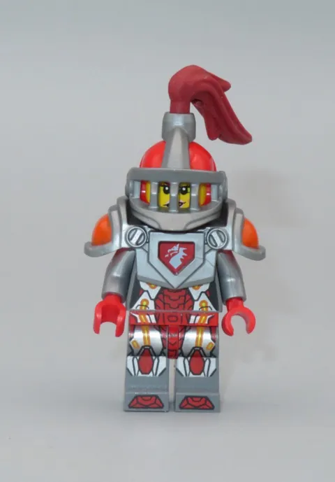 LEGO Nexo Knights Macy Halbert female minifigures 70314 70323 70319