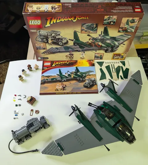 Lego 7683 Fight on the Flying Wing Indiana Jones Raiders 100% Complete