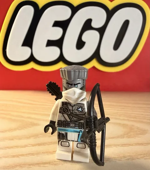 Lego Ninjago The Island Zane Minifigure With Accessories 