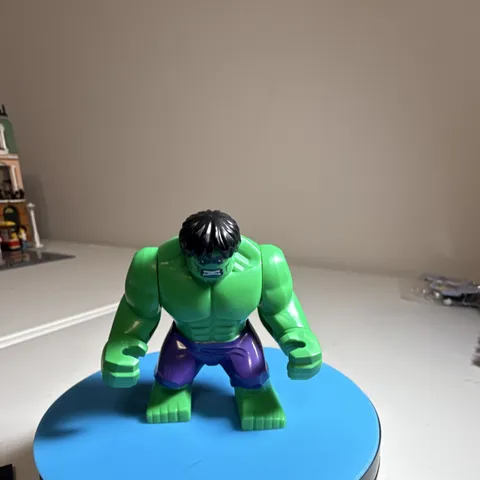 LEGO Super Heroes Minifigure Hulk with Dark Purple Pants 